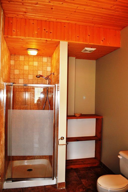 Hotel La Taniere De L'Ours Saint-Donat-de-Montcalm Zimmer foto