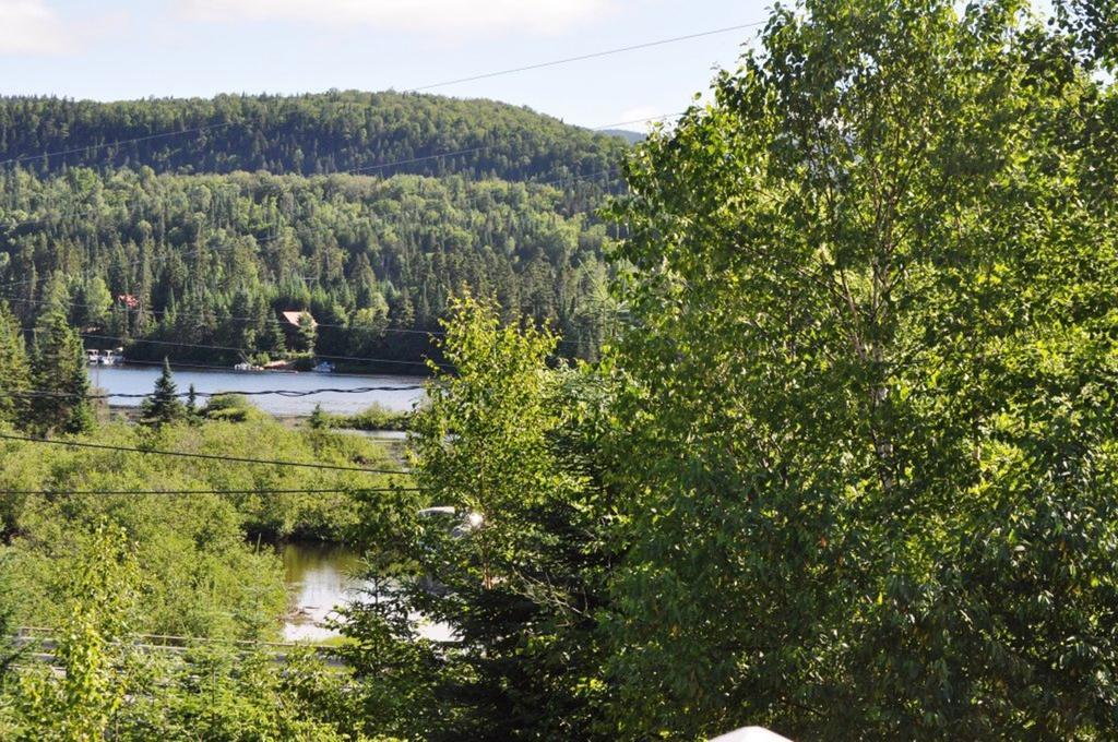 Hotel La Taniere De L'Ours Saint-Donat-de-Montcalm Exterior foto