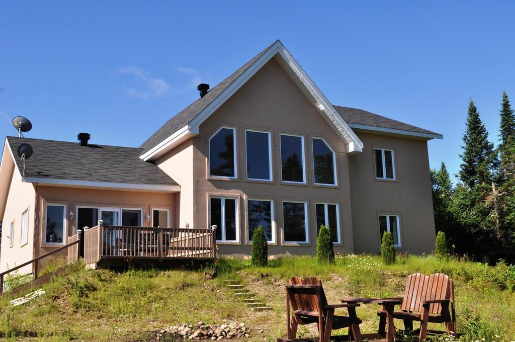 Hotel La Taniere De L'Ours Saint-Donat-de-Montcalm Exterior foto